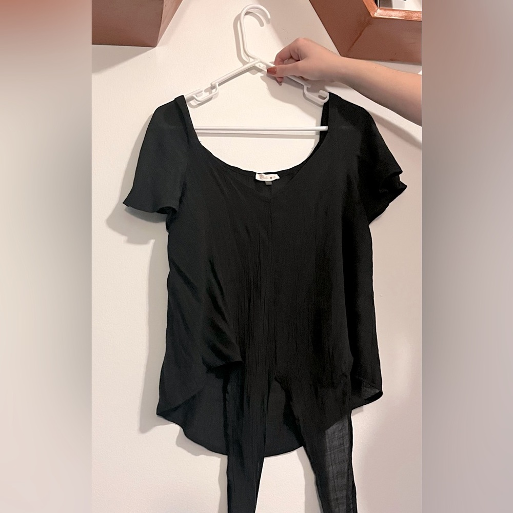 Front tie short sleeve blouse